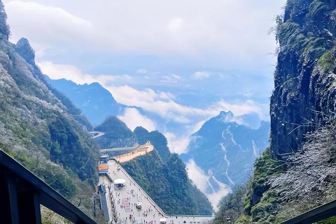 这回不调休！花15万选台SUV端午出游第四代CS75PLUS合适吗？(图1)